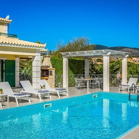 ヴィラ Sleeps 6 Pool Air Con Wifi