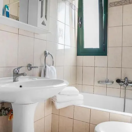 Sleeps 6 Pool Air Con Wifi ヴィラ Karavádhos