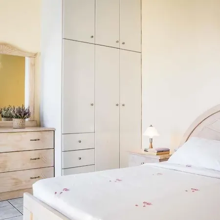 ヴィラ Sleeps 6 Pool Air Con Wifi