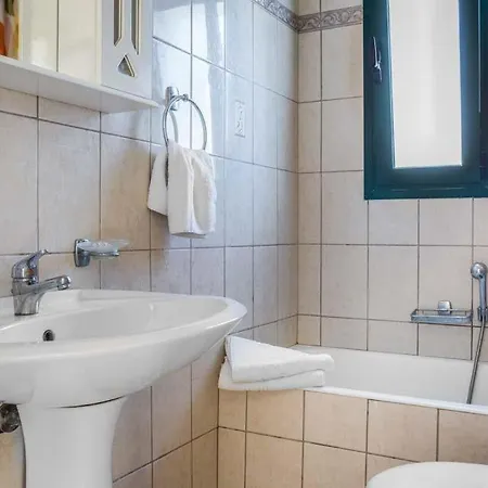 ヴィラ Sleeps 6 Pool Air Con Wifi Karavádhos